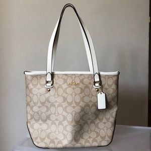 NWT COACH zip top tote
